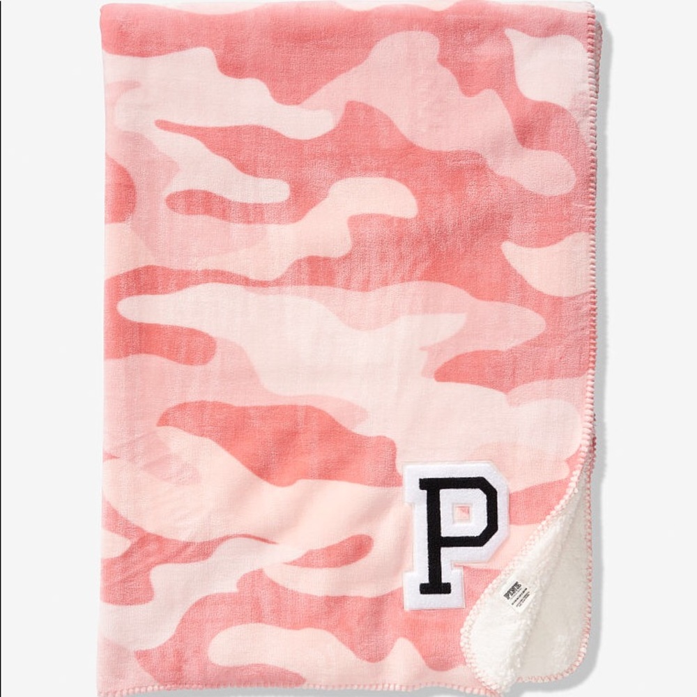 NWT✨ Victoria’s Secret PINK Soft Sherpa Blanket - Picture 2 of 2